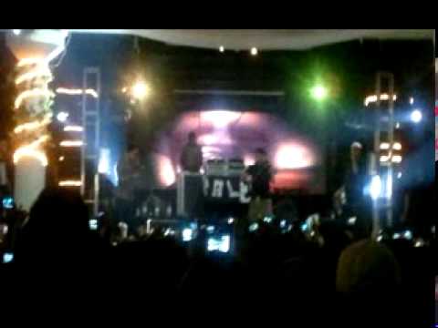 Arcangel  -  Mi Voz Mi Estilo y Mi Flow @ Tlatelolco [Live] (2011)
		 