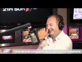 Une Femme Complètement Bourrée Au Téléphone