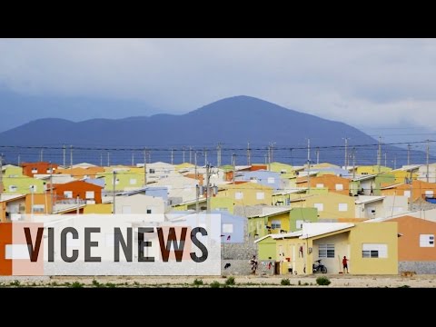 Lake - Subscribe to VICE News here: http://bit.ly/Subscribe-to-VICE-News After seeing the devastation Lake Enriquillo's massive growth has inflicted on the region, VICE News meets residents who have...