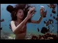 Watch Vietnamese supermodel Bebe Pham feeding fish in the tropical paradise of Cebu!