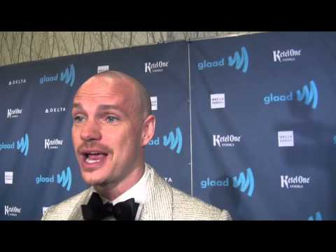 QUEER AS FOLK Star PETER PAIGE on His New Series, THE FOSTERS