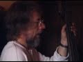 the reknowned bluegrass artist plays a superb rendition of 