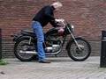 MGS starting The Triumph Bonneville T120 R 650 cc US spec 1973