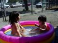 videos de Aundrea & Valeria in a mini pool