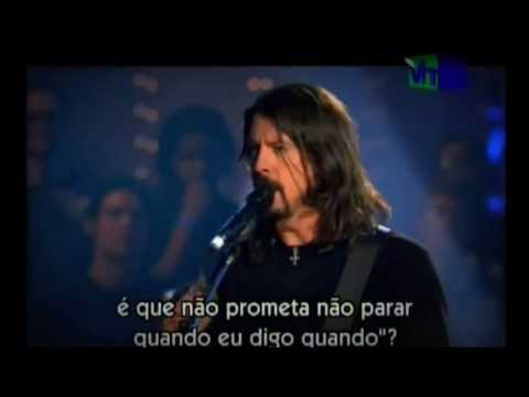 everlong - VH1 storytellers - Foo Fighters - Everlong. Dave Grohl tells a great story about this song. I grew up listening to this music. One of the best chorus ever.