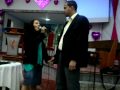 Eu cantando para meu namorado no dia 12 de jun 2010