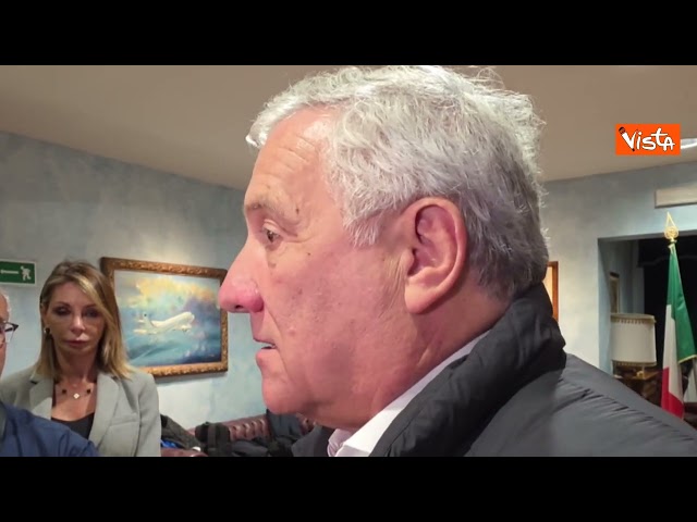 Tajani accoglie studenti di Gaza a Ciampino: Obiettivo è formare futura classe dirigente palestinese