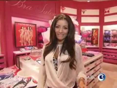 Jeannid D visits Victoria's Secret 