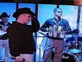 Anthony cantando en don cheto