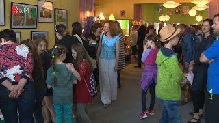 Putování Lišky Bystroušky v Duhové čajovně