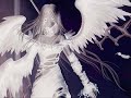 Lea le cot� obscure de Lae
