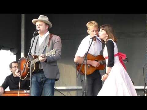 John C. Reilly - http://www.concertconfessions.com for all your concert review and video needs!