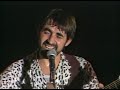 rodney rude - live 1984 (part 5 of 6)
recorded live at di di's in sydney.

in the early 1980's rodney rude was hired by his friend barry wain to setup the first standup comedy venue in sydney, the margaret lane comedy store. with rodney rude as the driving force the comedy scene became huge and rodney was as busy as a five peckered spider. standup comedy venues flourished creating the beginnings of the widespread circuit that exists today. this was the heyday of pub comedy and this video of the 'rodney rude live, i hate that' album, is a glimpse into this very funny period.

warning: contains strong language and adult themes that may offend some people.