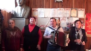 Бабушки Ñтарушки игра на гармони