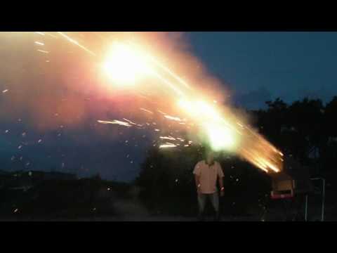 Esto pasa si se activan 500 cohetes de fuegos artificiales a la vez