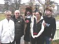 du qu�bec, alain cadieux (lebebeluga sur youtube) pr�sente, pour ses amis fran�ais, pour radio france, pour france culture et pour toutes les chaines de t�l�vision en france:
vladimir poutine's daughter..stunt woman
la fille du chef vladimir...cascadeuse
directement du restaurant vladimir poutine, le chef vladimir yevpopov (monsieur poutine) pr�sente sa fille yevzenia yevpopov, cascadeuse et candidate au titre de mademoiselle miss patates frites internationale 2007.
russian poutine in montreal quebec canada.
russian restaurant in montreal quebec canada
russian stunt..daughter of mister poutine 

r�alis� par alain cadieux.
une pr�sentation de b�b�luga / l'effet mer, la t�l�vision communautaire de st-jean port joli.
russian restaurant and stunt  north of usa
