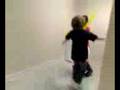 videos de 9 year old balloon fight