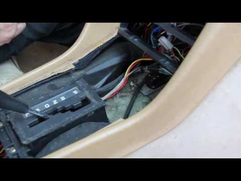 Mercedes 126 Chassis Switch Panel Removal and Dash Light Repair by Kent Bergsma