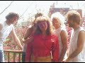 ah!�a c'est de la chanson!!! pis harry qui s'aper�oit de rien! vid�oclip jeauzer* avec la voix de sylvie daviau, une �chalotte de marc drouin.