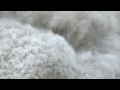 衝撃映像!台風通過後のダム放水 放水