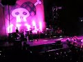 Avril is entering ! Avril is entering !