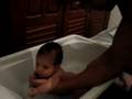 videos de Papai dando banho em Sofia