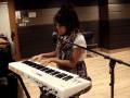 videos de Krystle Cruz sings and plays 
