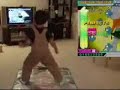 japanese  5 year old kid playing ddr! awesome