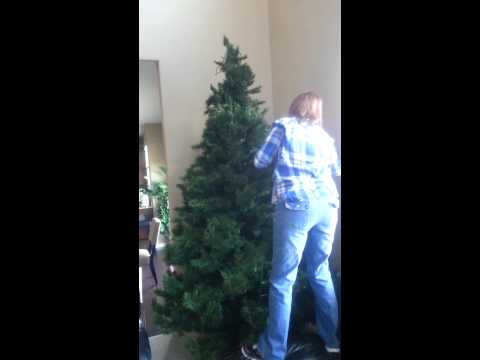 how to put lights in a christmas tree