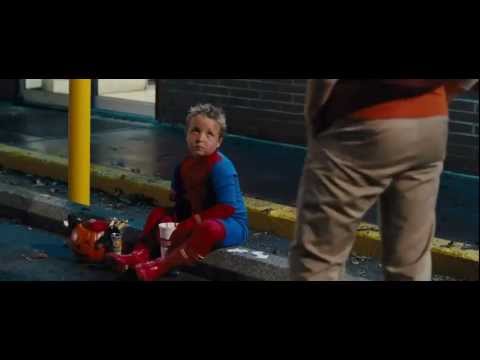 watch Fun Size trailer