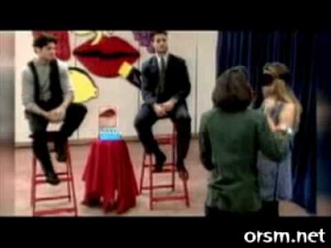 [PUNKED] French Kissing a Monkey!