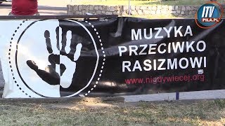 Na Górze „Nie można zrozumieć do końca” – „Muzyka Przeciwko Rasizmowi”, happening „10 schodów”, Piła, 4.06.2018.