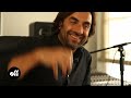 + de vid�os sur www.off.tv // rencontre totalement extraordinaire avec andr� manoukian, dans son immense appartement parisien pour �voquer son dernier disque, un savant m�lange de piano, de duduk (instrument arm�nien) et de forces mystiques �manant des montagnes arm�niennes. enregistr� entre chamonix et paris, emprunt d'une po�sie certaine et r�solument intriguant : impossible de deviner que monsieur manoukian est derri�re. et pourtant...un pinc�e de jazz, beaucoup de charme, oui, c'est bien tout lui.