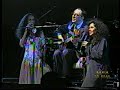 jo�o gilberto, maria beth�nia e gal costa cantam cordeiro de nan�, na reinaugura��o do teatro castro alves em salvador, 1993.