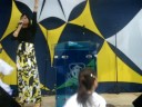 na igreja batista renovada louvando no encerramento da cruzada sal da terra