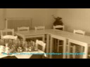 Σ' ένα ελληνικό νησί (πραγματικό ή, μήπως, γέννημα φαντασίας ;) κάποιοι αποφασίζουν, μέσα στην αυγουστιάτικη ζέστη, να ..... φτιάξουν κοκορέτσι