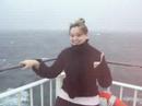 n�thie et julie sur le ferry, super creuv� parce qu'� peine arriv�es de l'a�roport de montr�al/paris, qu'elles ont pris la route pour cherbourg et hop...direct to ireland !