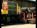 Trein rijdt truck omver in Oosterhout