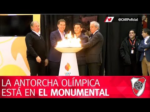 La antorcha olímpica se enciende en el Monumental