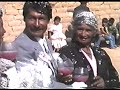 LETRA EN QHESWA Y CASTELLANOSueritay munakullaway- Suegritay... tengamé cariño..................................................    Aprecieméwawaykiq munasqan kani-K'soy l'amada de su hijoSaratapis llaqwatapis - Sepa Ud. K'sé moler  maízkutakuytas yachallani -Y hacer buenos aderesos...Sueritay munakullawaywawaykiq munasqan kaniLlant'atapis,yakutapis-Tambien séJuntar mi leña q'epikuytas yachallani-Yacarrear mi cantarodeAguaUray mayu, yaku reqta-Sra.deseCuentaK'nó s'puede pataman kutichiwaqchu-cambiar el curso d'los riosIskay munanakuqtari  -  Ni es posible separarseparaitasyá atiwaqchu- A DosAmores K'se Kieren!Iskay munanakuqtariseparaitasyá atiwaqchu?________En cualquier cultura, a la suegra es un personaje muy importante, hay que saber quererla, comprenderla y respetarla;  al mismo tiempo que ganarse su cariño; pues de eso que trata esta cancion de vencer sus aprehenciones... y demostrarle lo bueno que uno pudiera ser.Esta es una antigua cueca que aveces se oye en los casamientos.