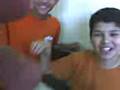 Alan batendo coisinha de halls
