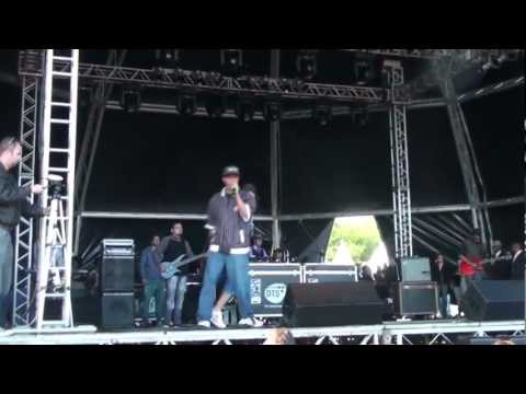 AZL - VIDEO DE LEKÃO NO DIA DO CIRCULO DE ORAÇÃO. VOZ:LEKÃO VOZ 2:MOSKITTO BACK´IN :KAREN KEYBOARD:SAULO BASS:ISAC PENASCI GUITAR:CLEYTON FRANCIS DRUMS:OSMAR.