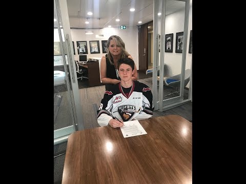 Vancouver Giants Sign Zack Ostapchuk
