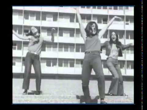 ישנן בנות , והן הולכות עם כל אחד 0 ישנן בנות , והן הולכות עם כל אחד