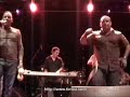 el dinero is from the new cd fresquesito. arrangement by the bassist aisar and lead vocals by 11-year rev� veteran dagoberto. at about 8 minutes alexander abreu comes on stage to sing a coro.