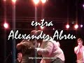 el dinero is from the new cd fresquesito. arrangement by the bassist aisar and lead vocals by 11-year rev� veteran dagoberto. at about 8 minutes alexander abreu comes on stage to sing a coro.