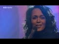 song title: unchained melody
website: www.carolinhenderson.com

the band:
bob ricketts - bandleader, sax
hans fagt - drums
troels skovgaard - guitar
j�rgen kaufmann - keyboards
dan rasmussen - bass

peter fuglsang - clarinet
mads hyhne - trombone