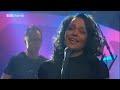 song title: unchained melody
website: www.carolinhenderson.com

the band:
bob ricketts - bandleader, sax
hans fagt - drums
troels skovgaard - guitar
j�rgen kaufmann - keyboards
dan rasmussen - bass

peter fuglsang - clarinet
mads hyhne - trombone