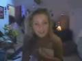 Mulher na webcam com namorado e ricardao passa atras...