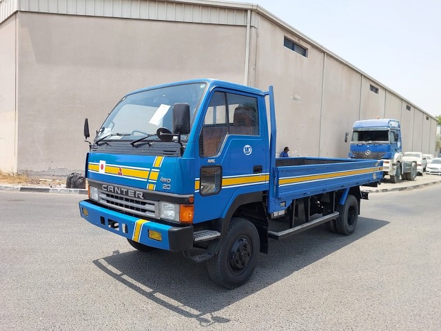 Mitsubishi Canter video
